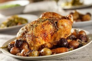 le poulet roti croustillant est un plat familial qui donne de la joie