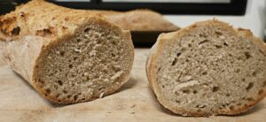 pain fait maison vue sur la mie de pain